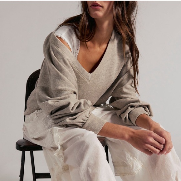 FREE PEOPLE COMFORT ZONE V NECK BOXY TOP MEDIUM TAN GREY - Picture 3 of 4